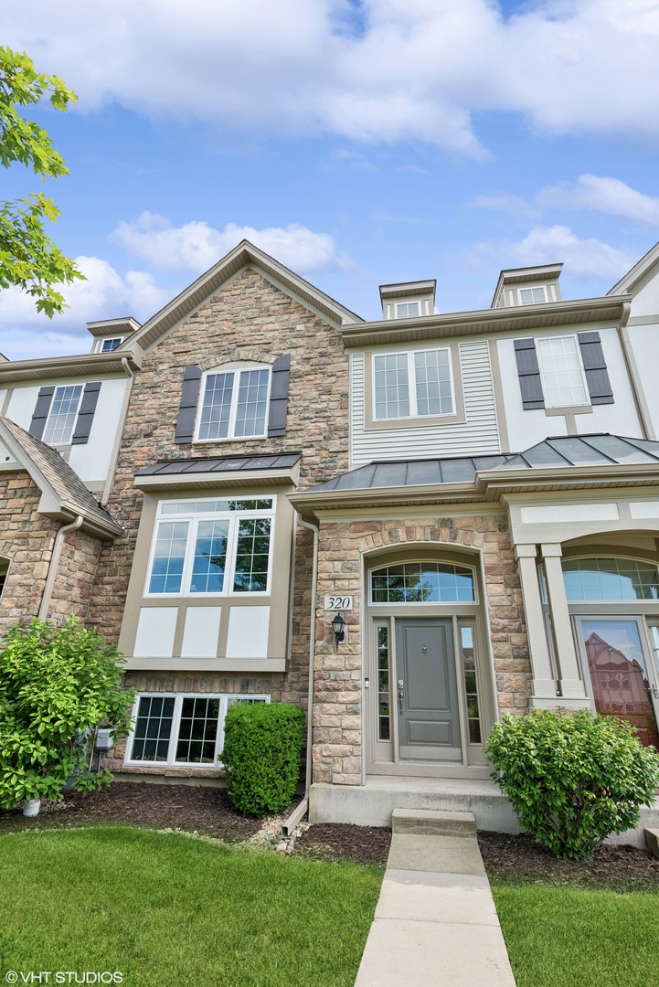 320 Castle Circle
