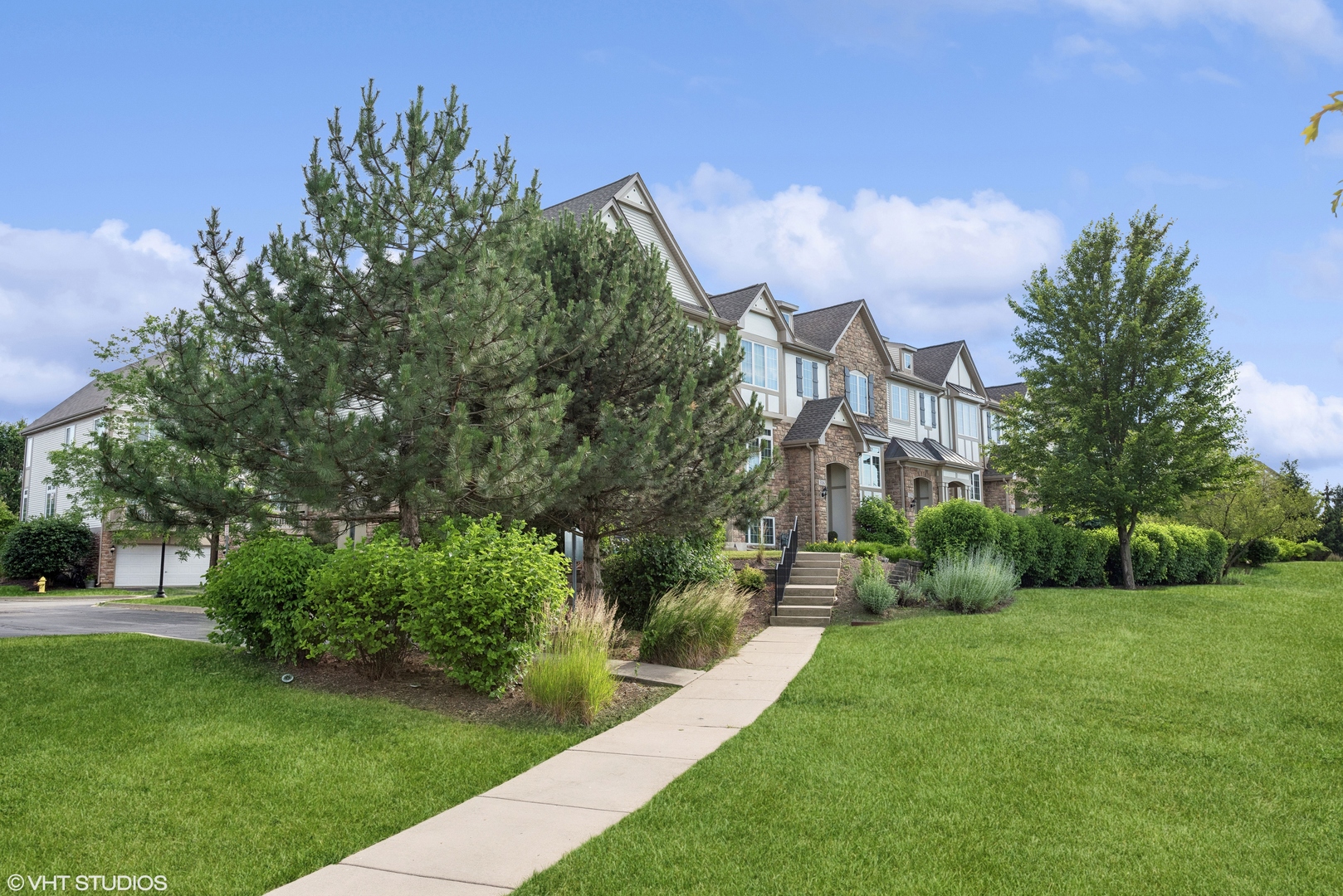 320 Castle Circle