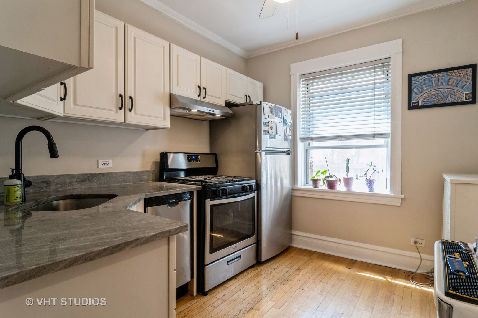 721 W Belden Avenue Unit: 2