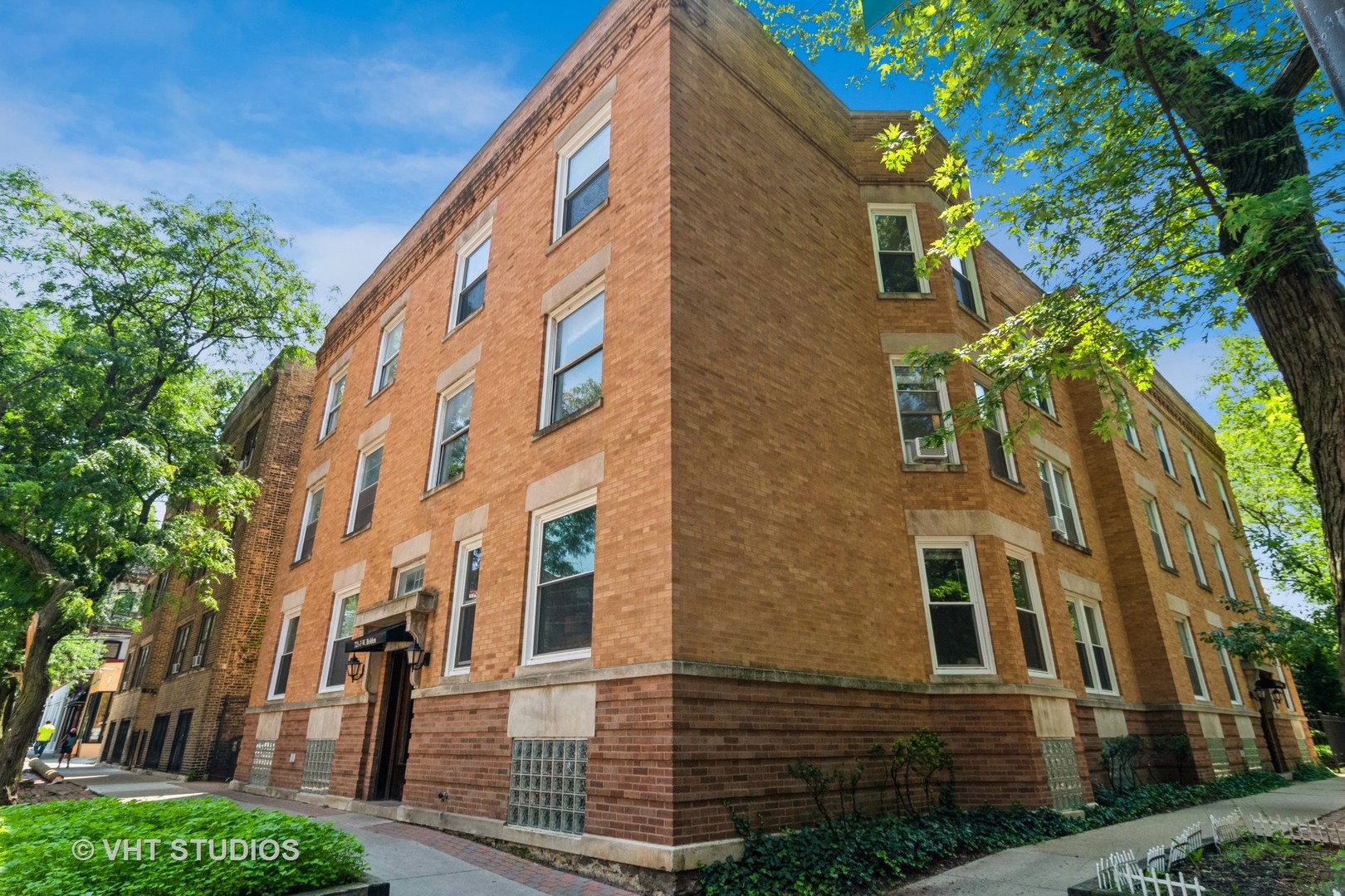 721 W Belden Avenue Unit: 2
