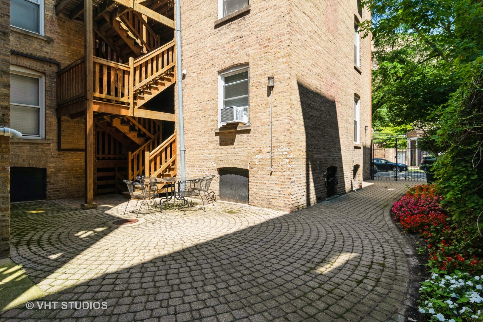 721 W Belden Avenue Unit: 2
