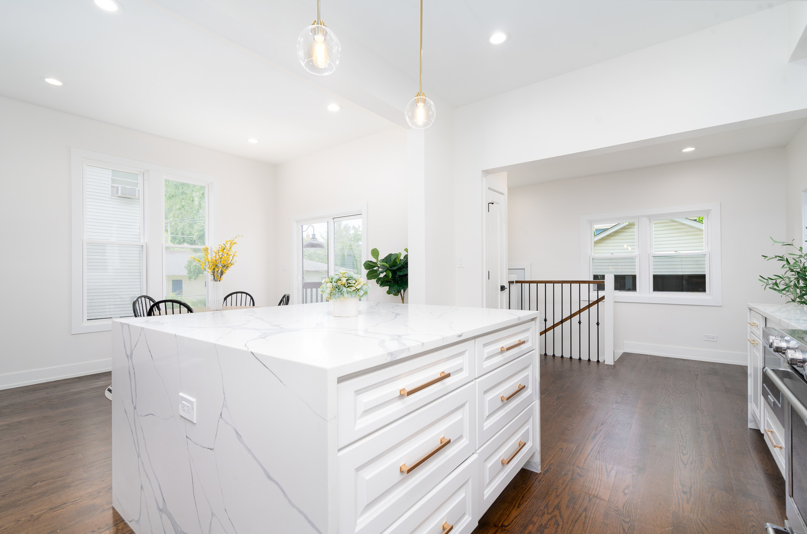 438 N CATHERINE Avenue