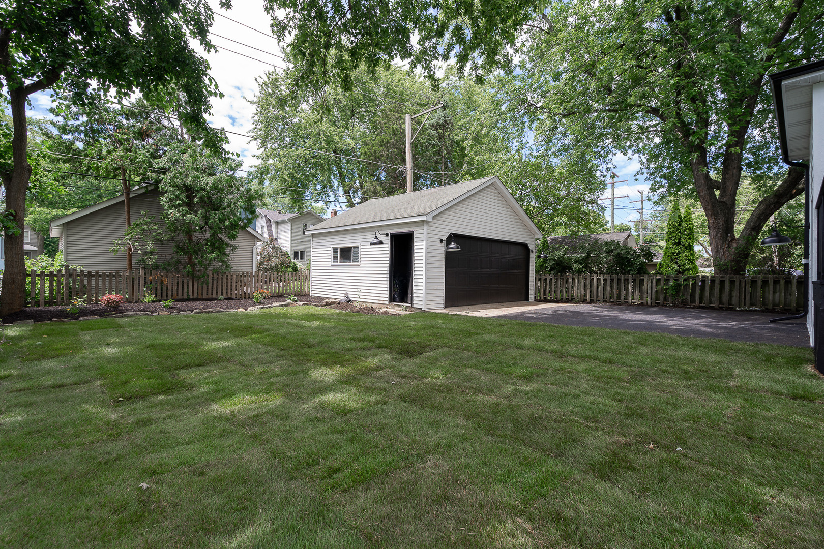 438 N CATHERINE Avenue