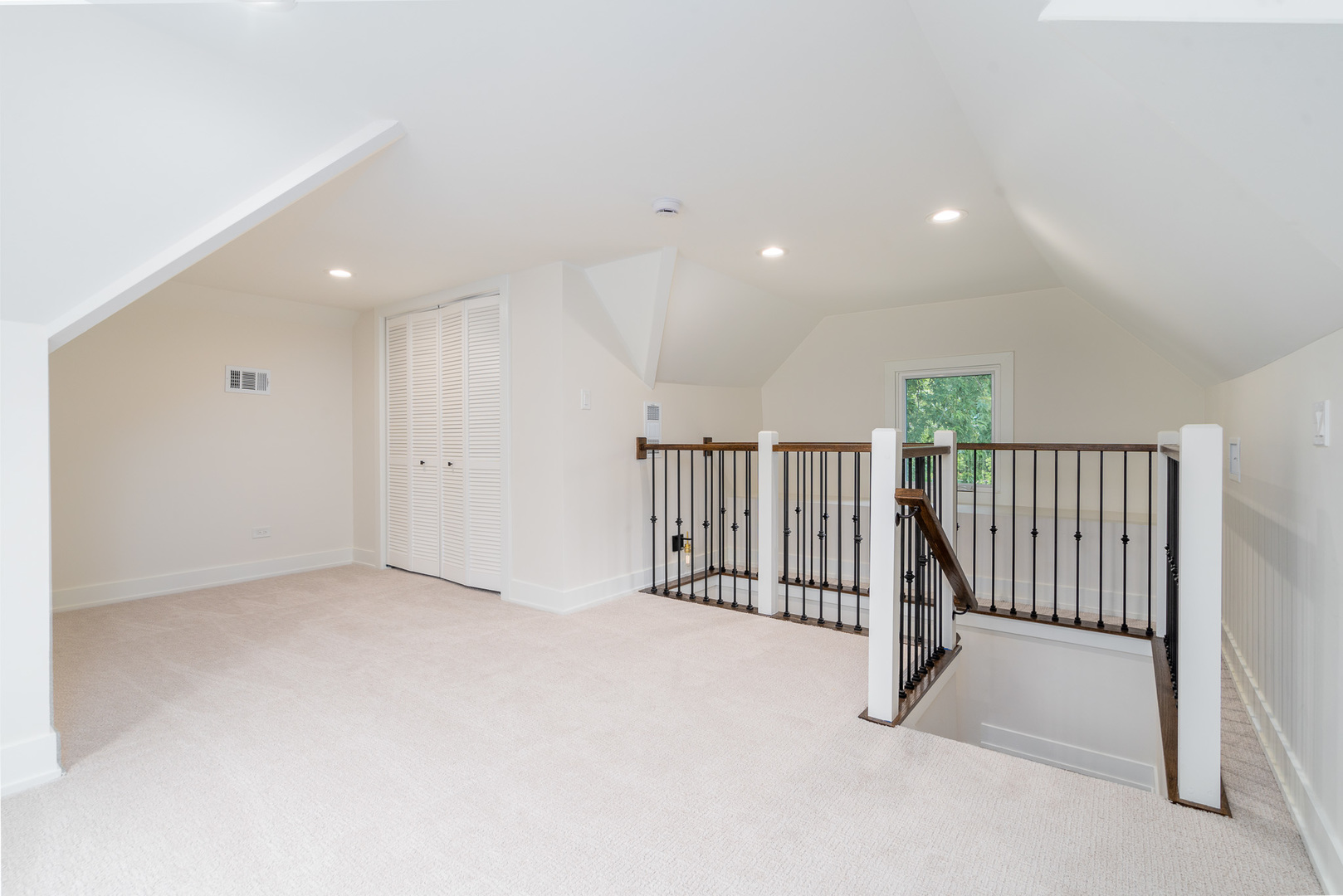 438 N CATHERINE Avenue