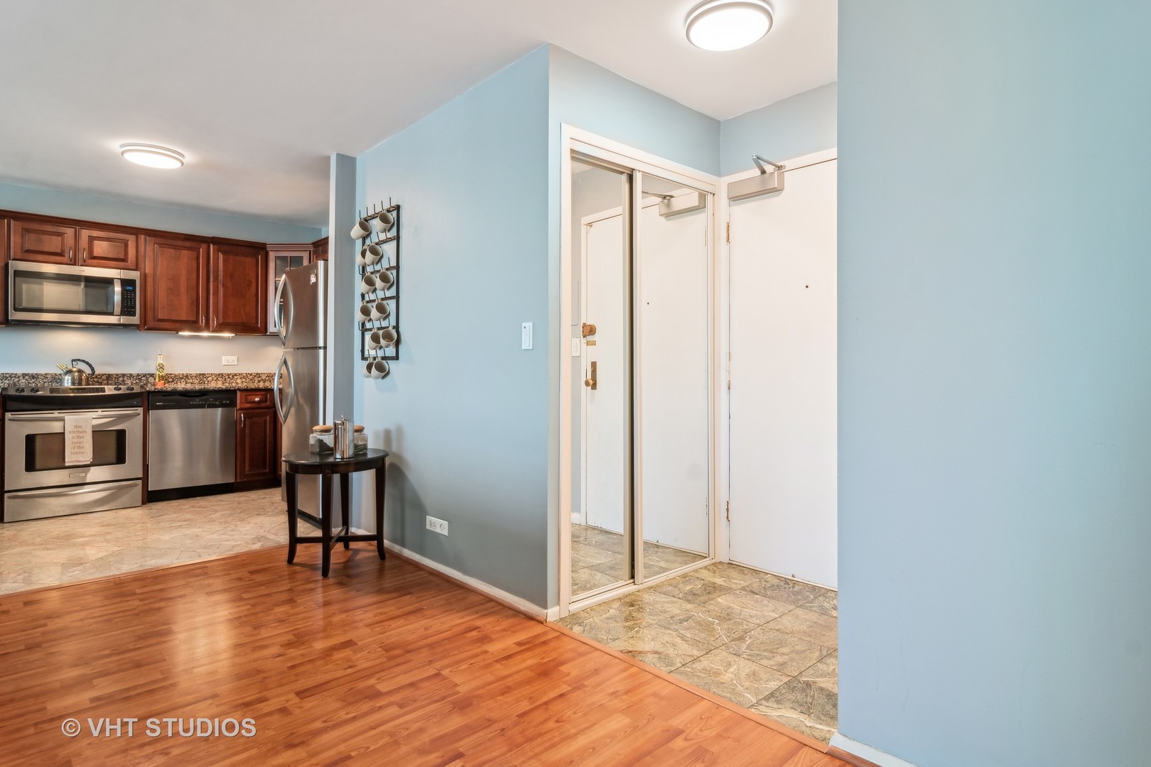 3550 N Lake Shore Drive Unit: 824
