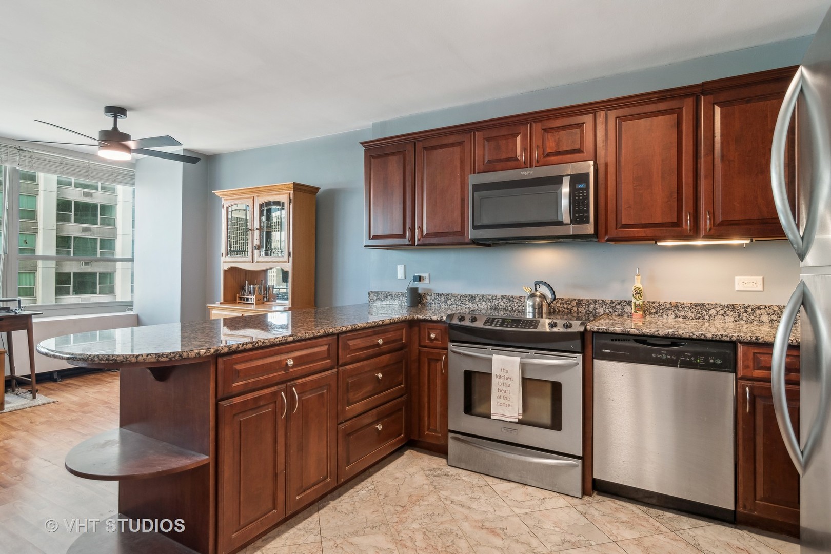 3550 N Lake Shore Drive Unit: 824