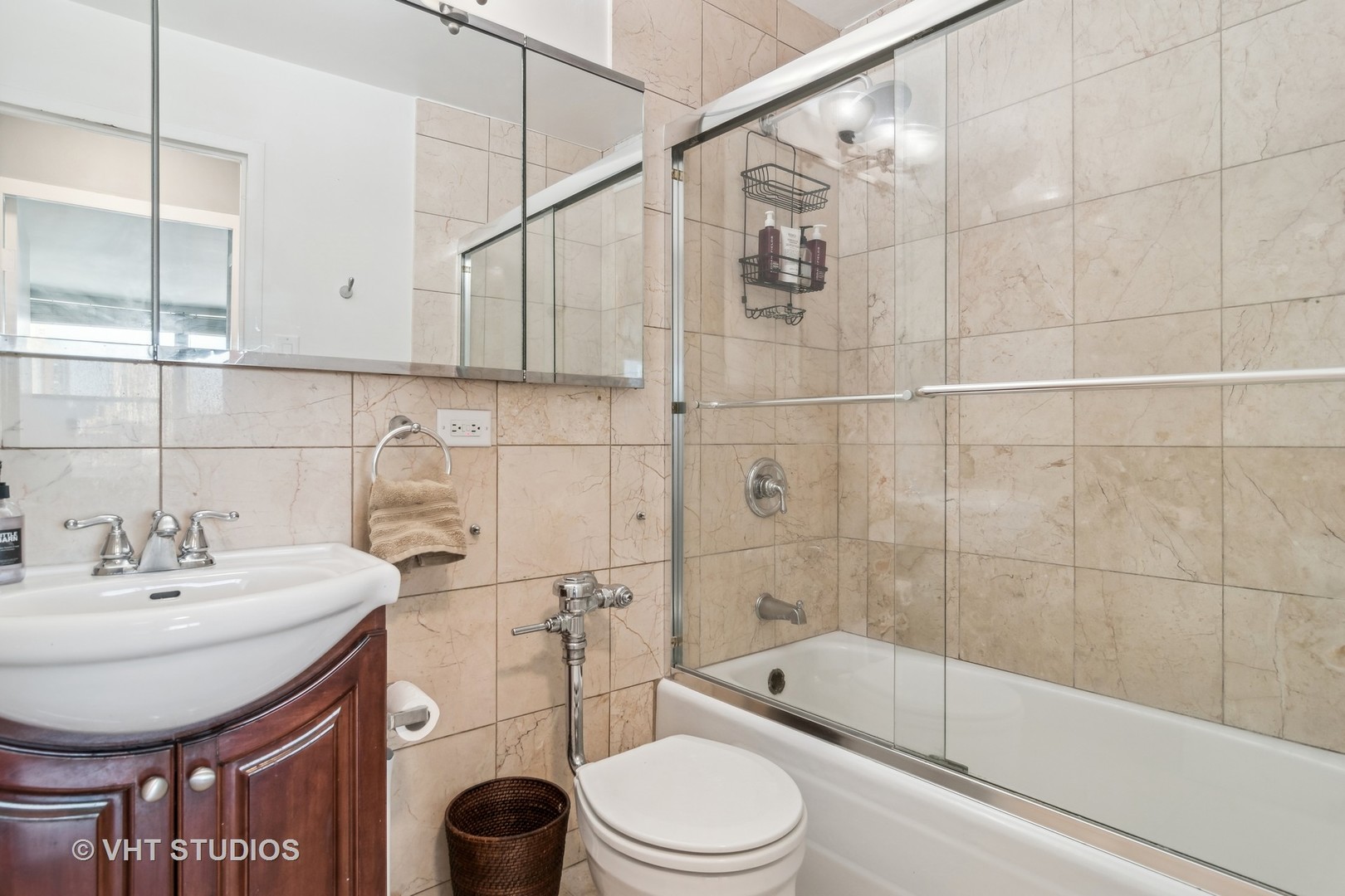 3550 N Lake Shore Drive Unit: 824