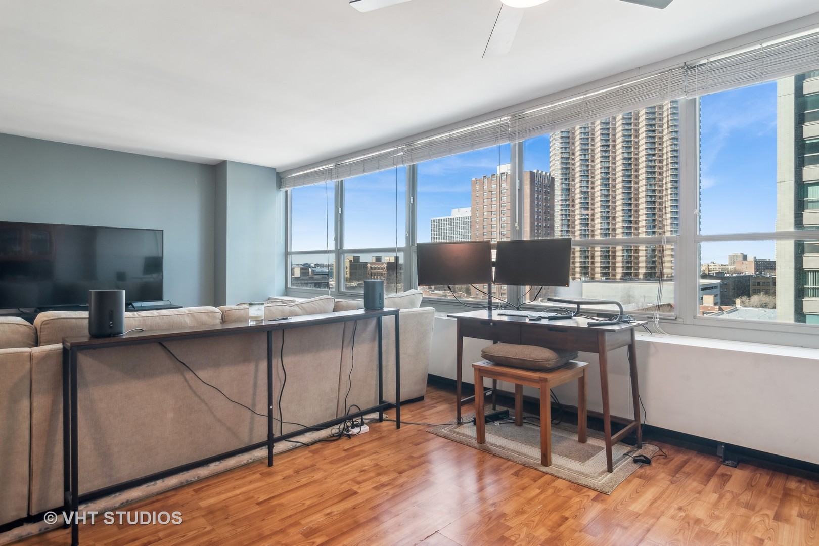 3550 N Lake Shore Drive Unit: 824