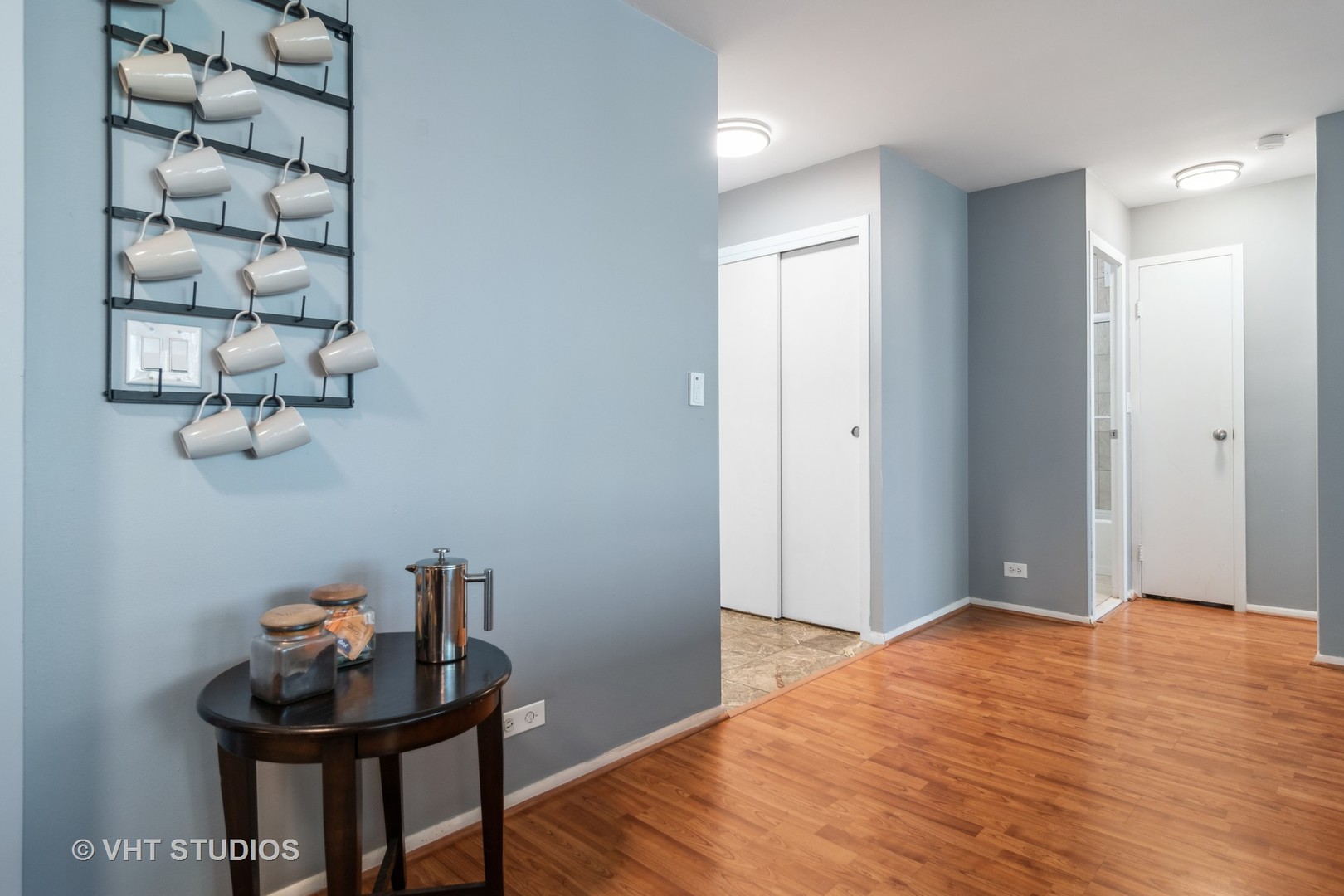 3550 N Lake Shore Drive Unit: 824