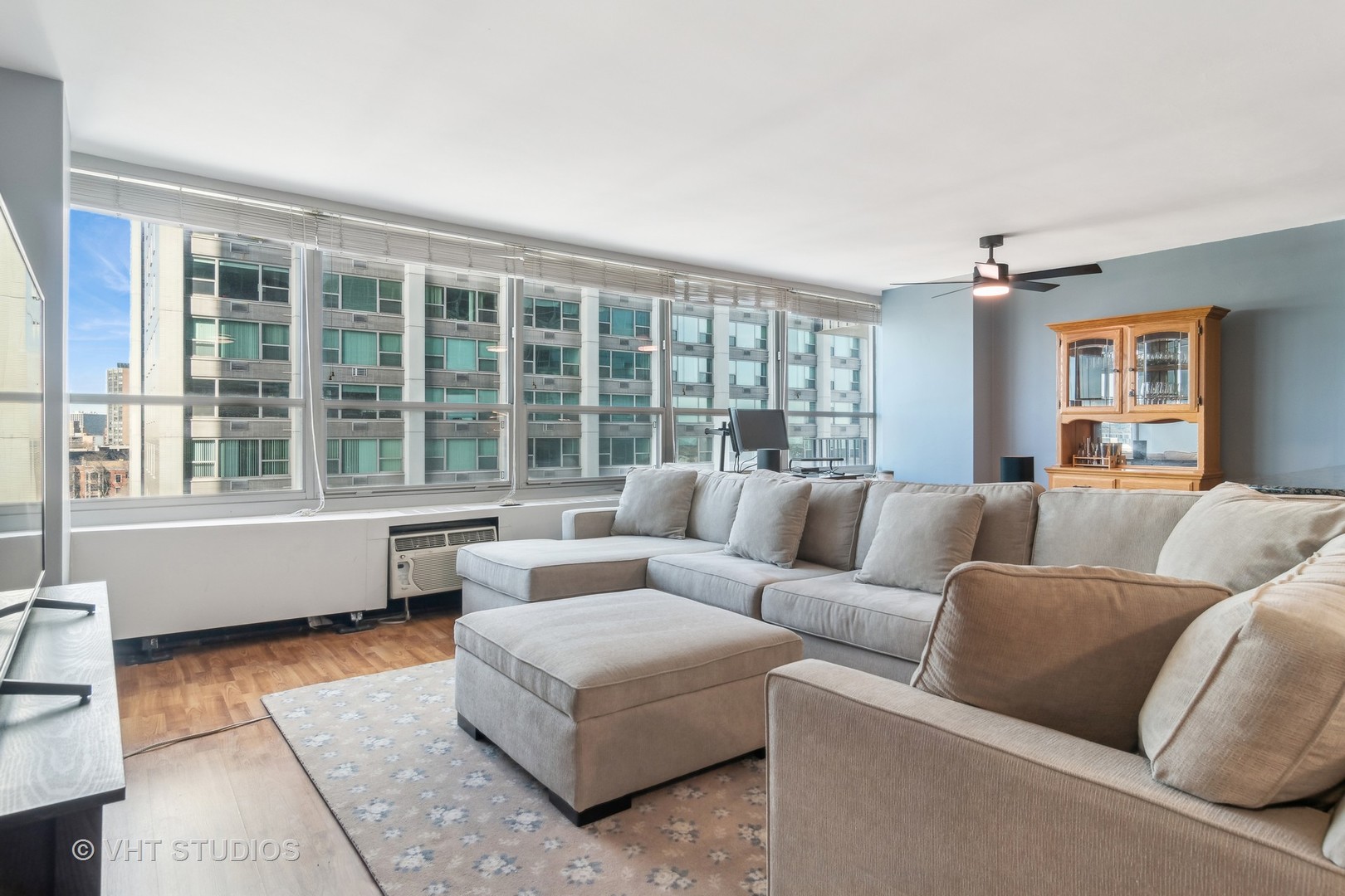 3550 N Lake Shore Drive Unit: 824