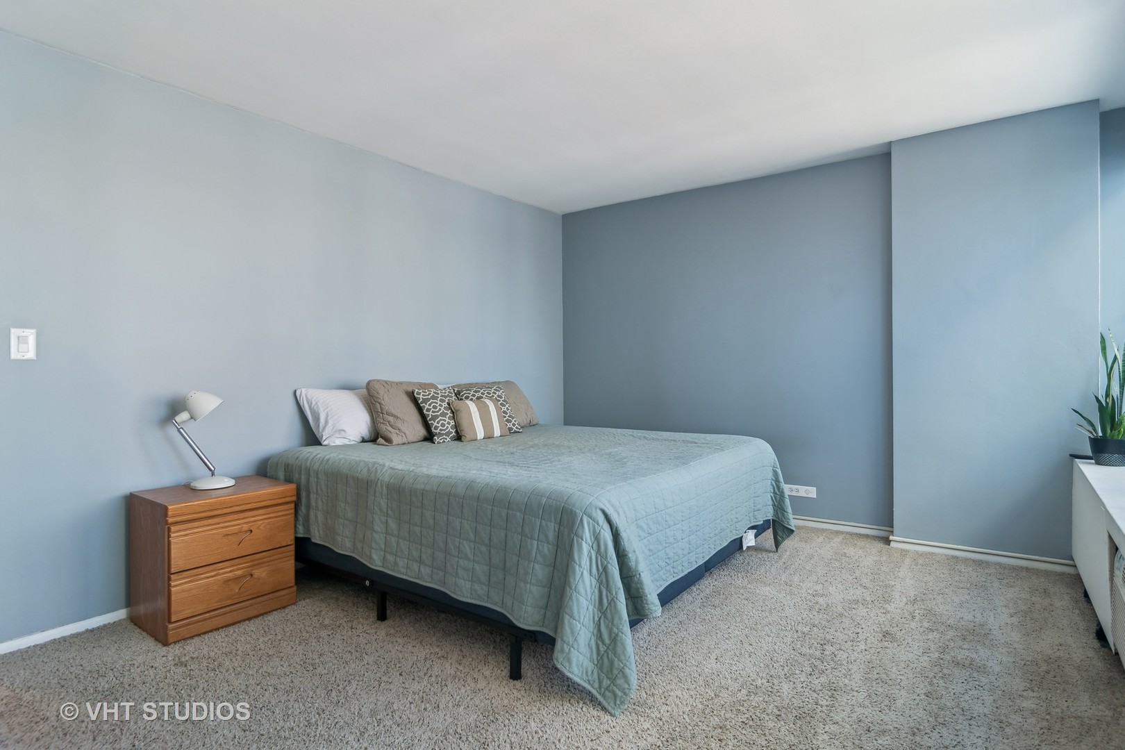 3550 N Lake Shore Drive Unit: 824