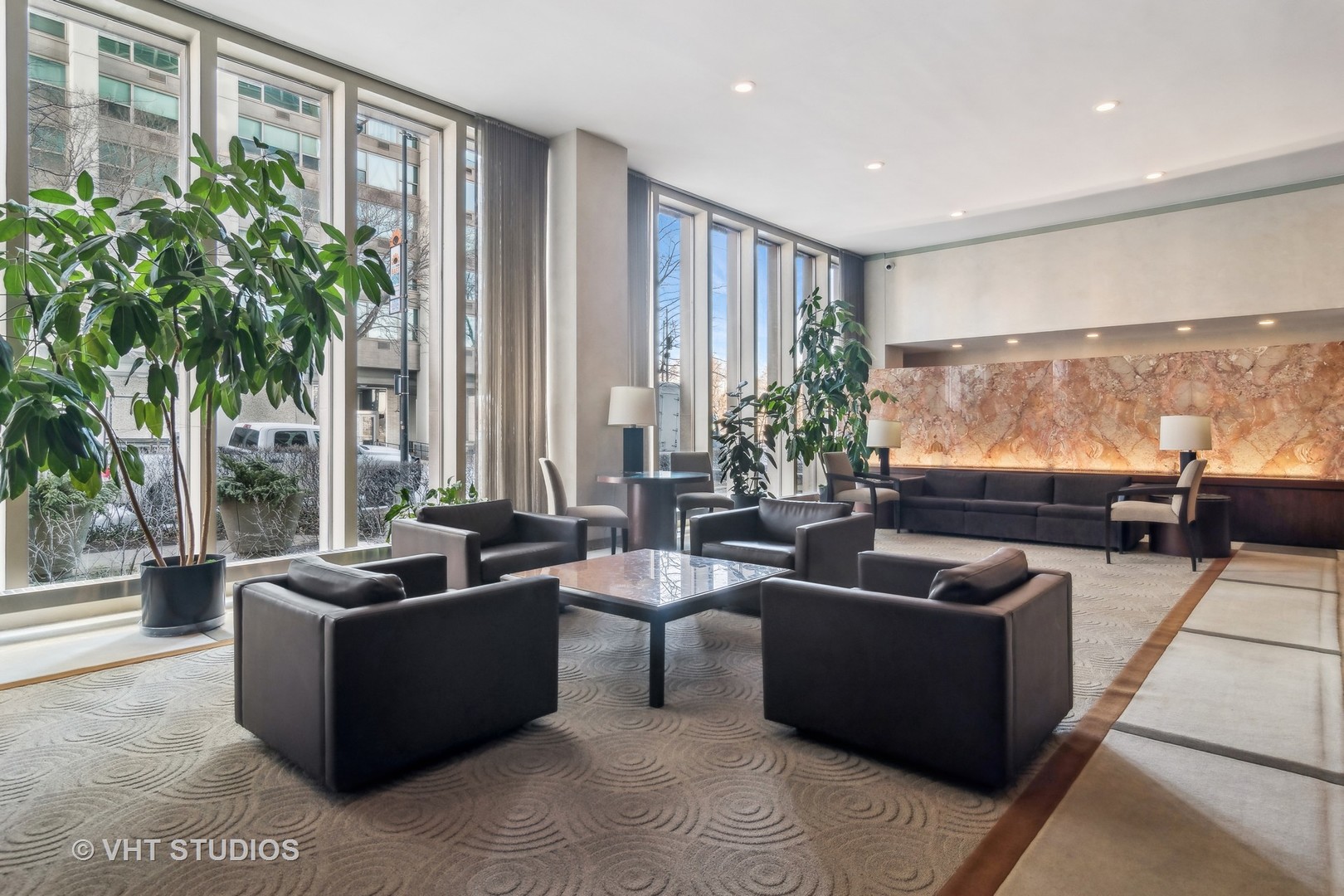 3550 N Lake Shore Drive Unit: 824