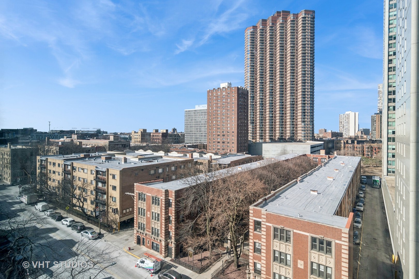 3550 N Lake Shore Drive Unit: 824