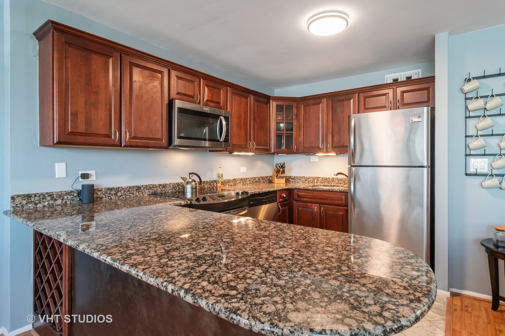 3550 N Lake Shore Drive Unit: 824
