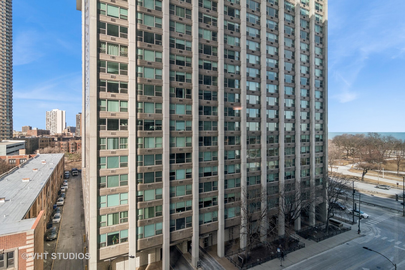3550 N Lake Shore Drive Unit: 824