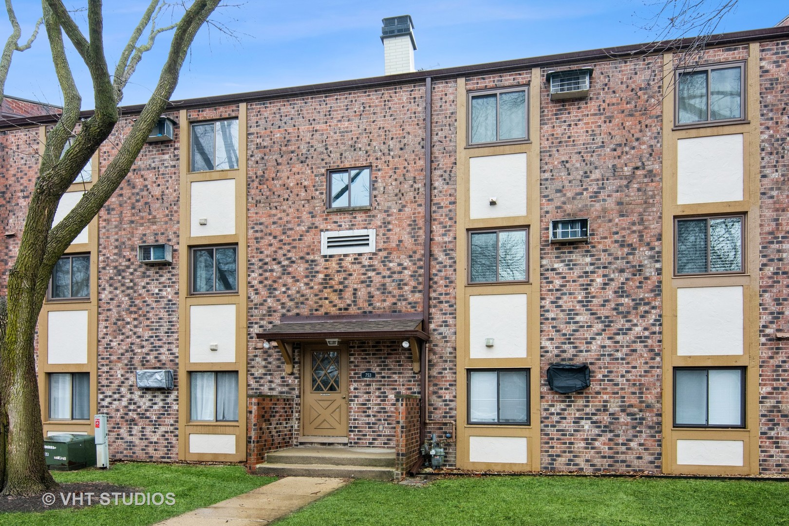 753 S Dwyer Avenue Unit: F