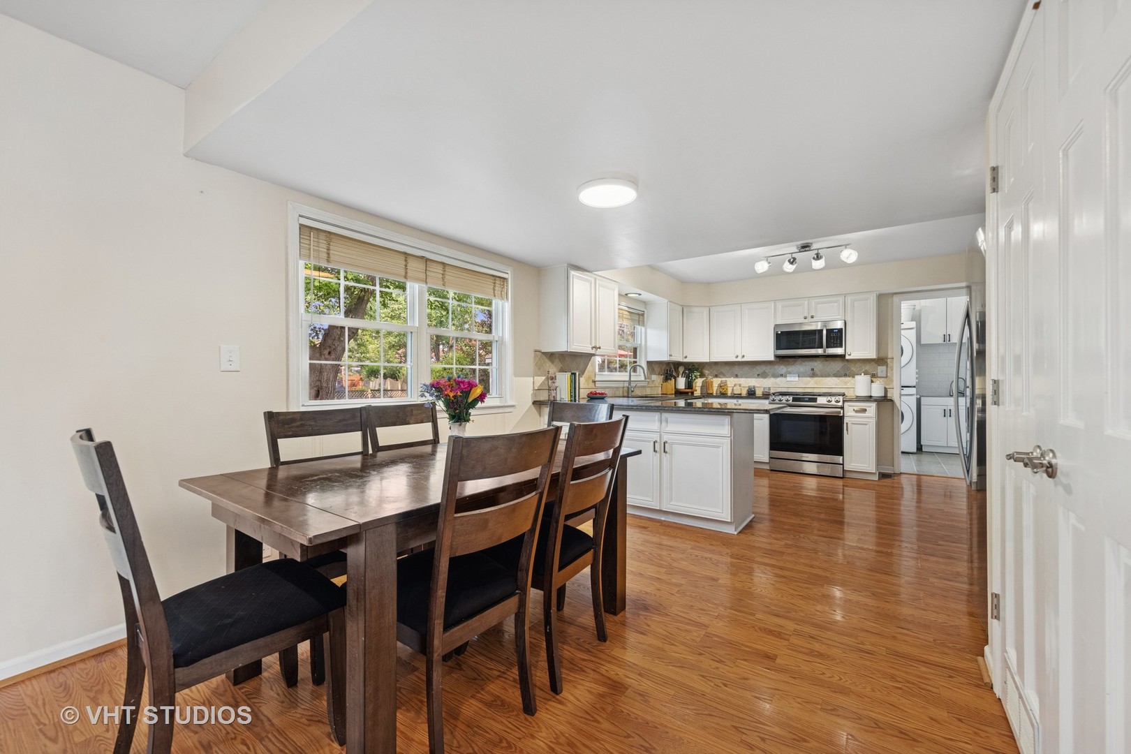 1398 Berkenshire Lane