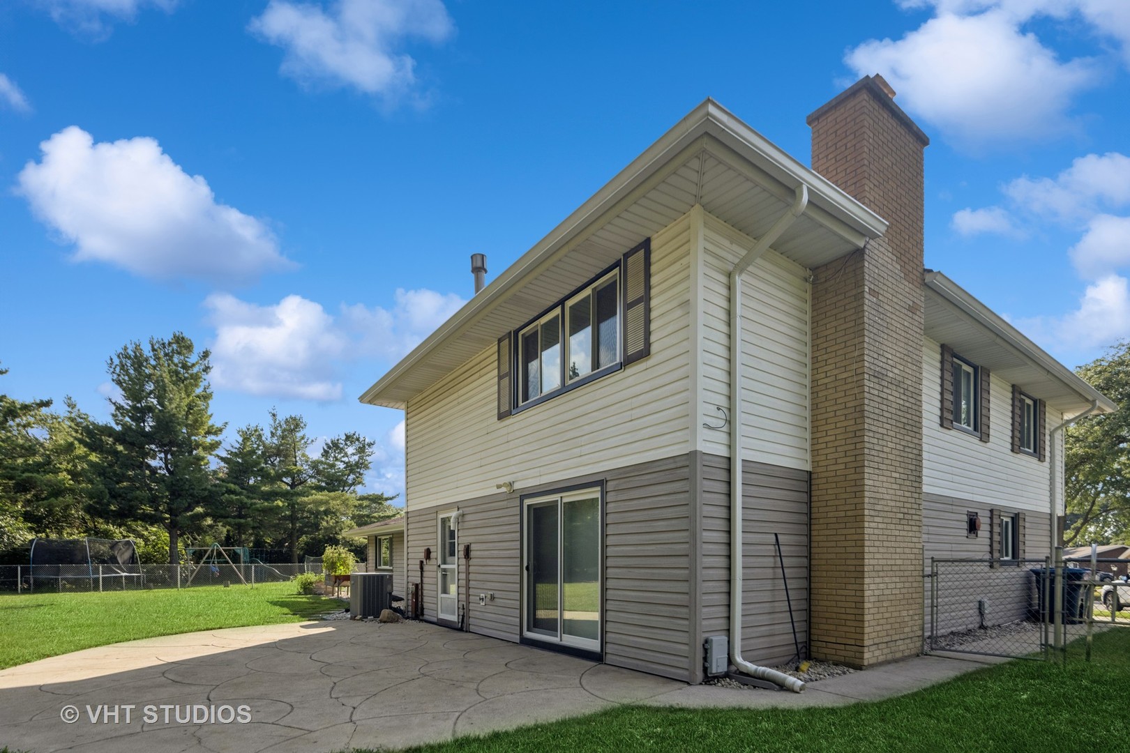 405 Clifton Court