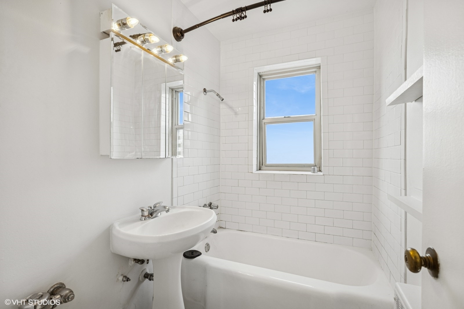 4920 N Marine Drive Unit: 512