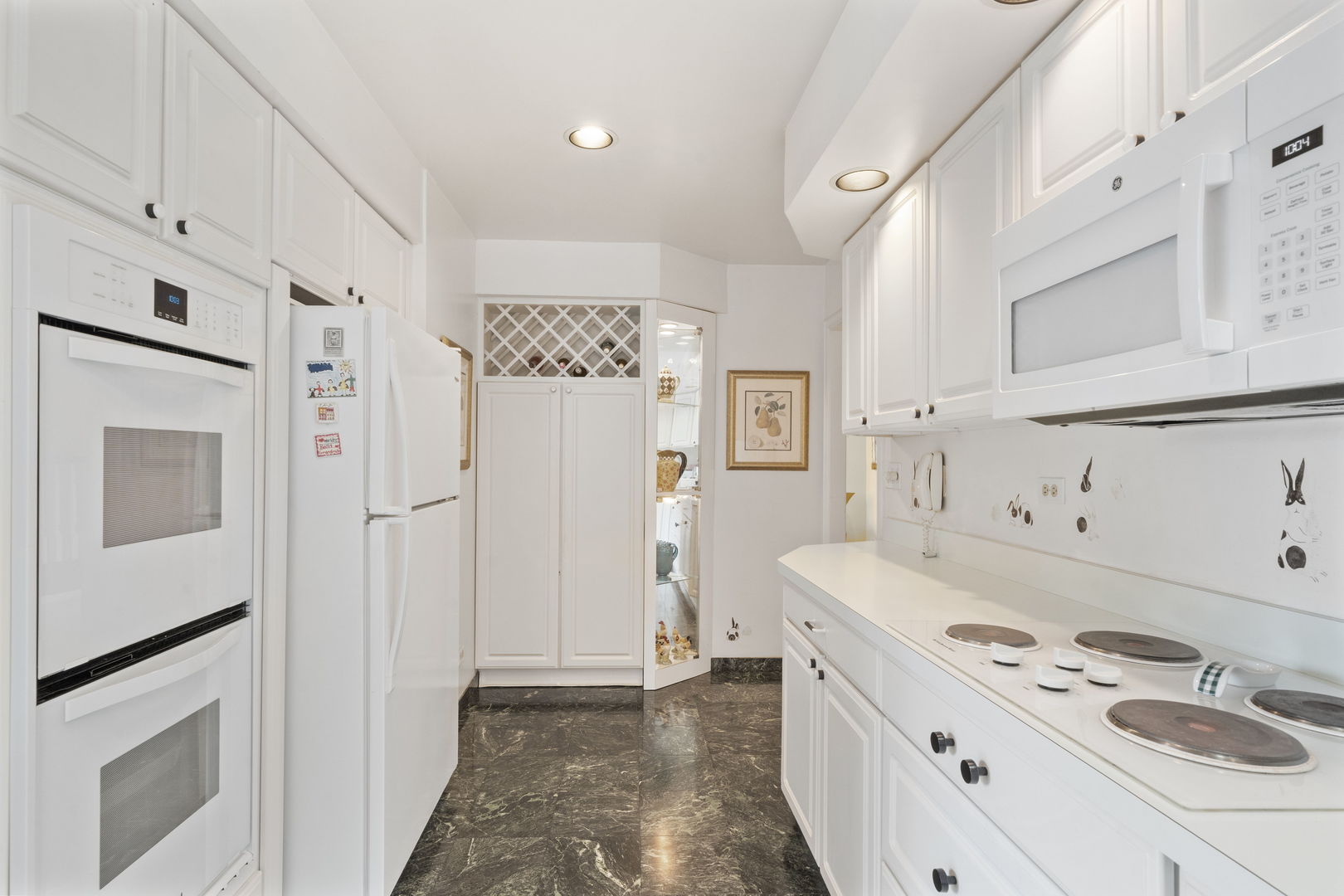3 Oak Brook Club Drive Unit: E207