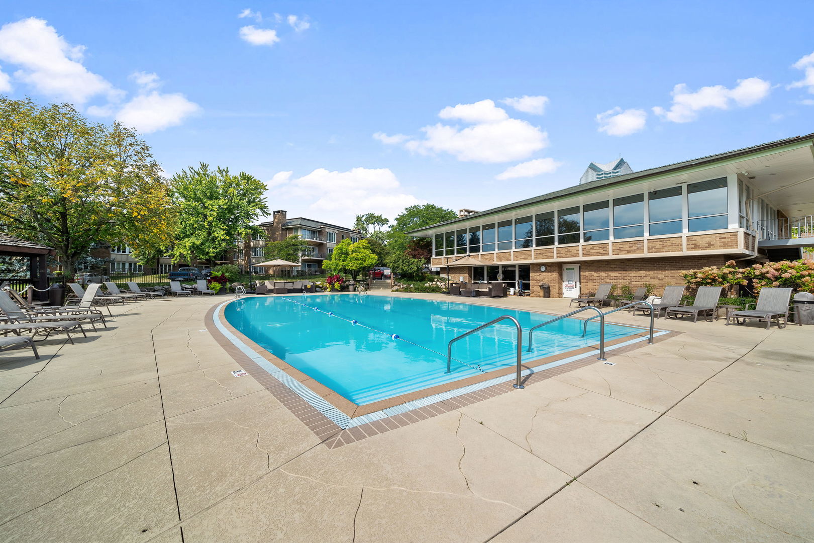3 Oak Brook Club Drive Unit: E207