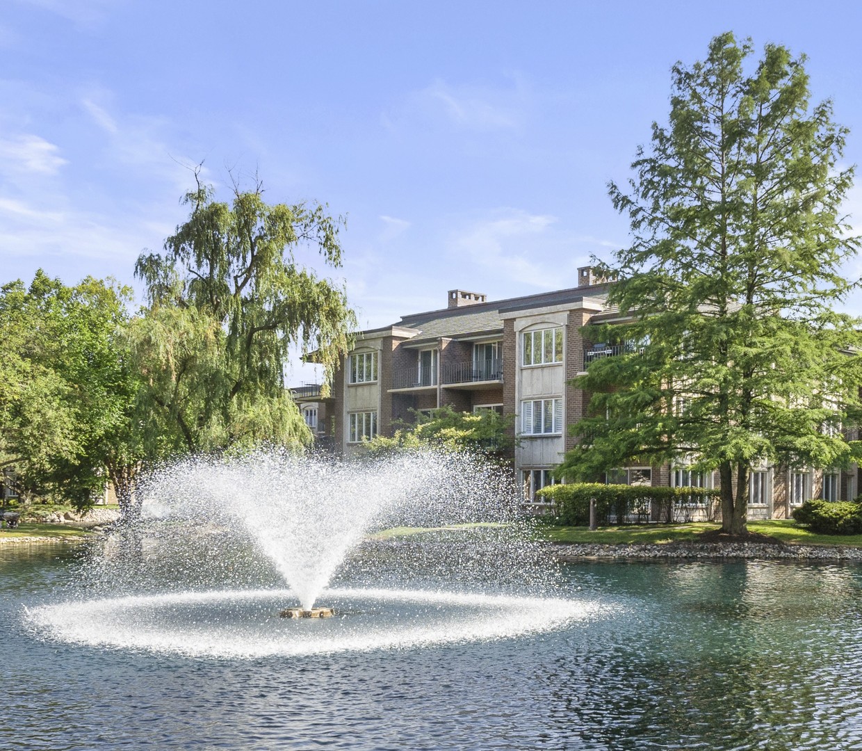 3 Oak Brook Club Drive Unit: E207