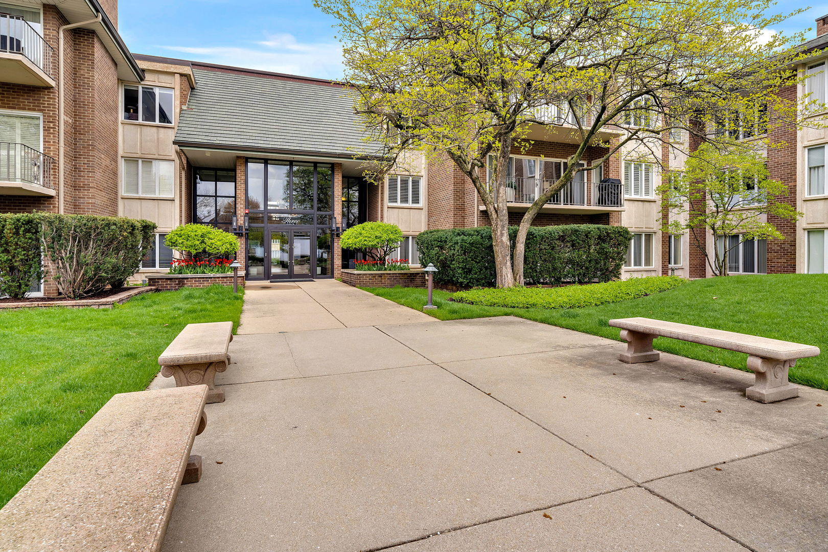 3 Oak Brook Club Drive Unit: E207