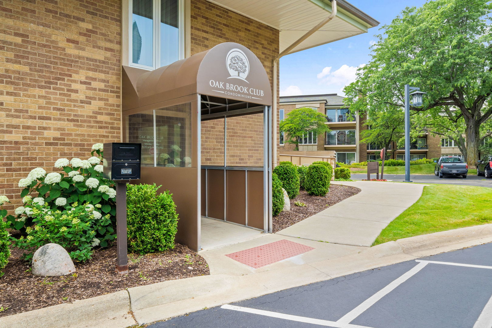 3 Oak Brook Club Drive Unit: E207