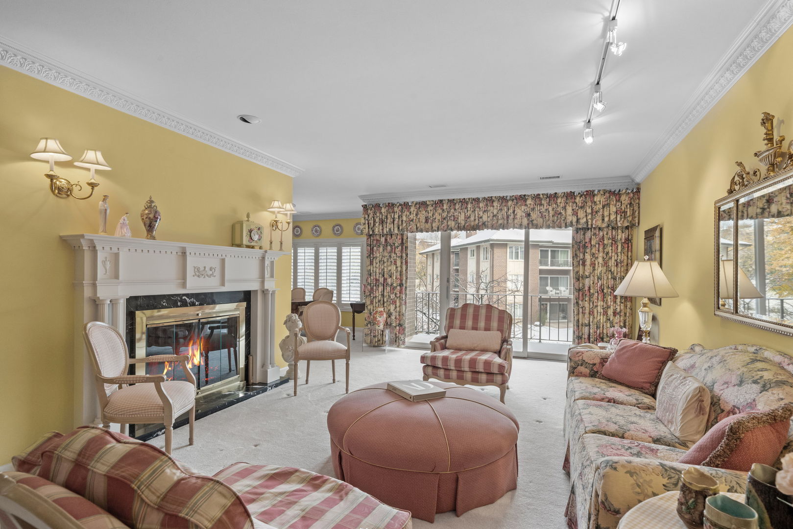 3 Oak Brook Club Drive Unit: E207