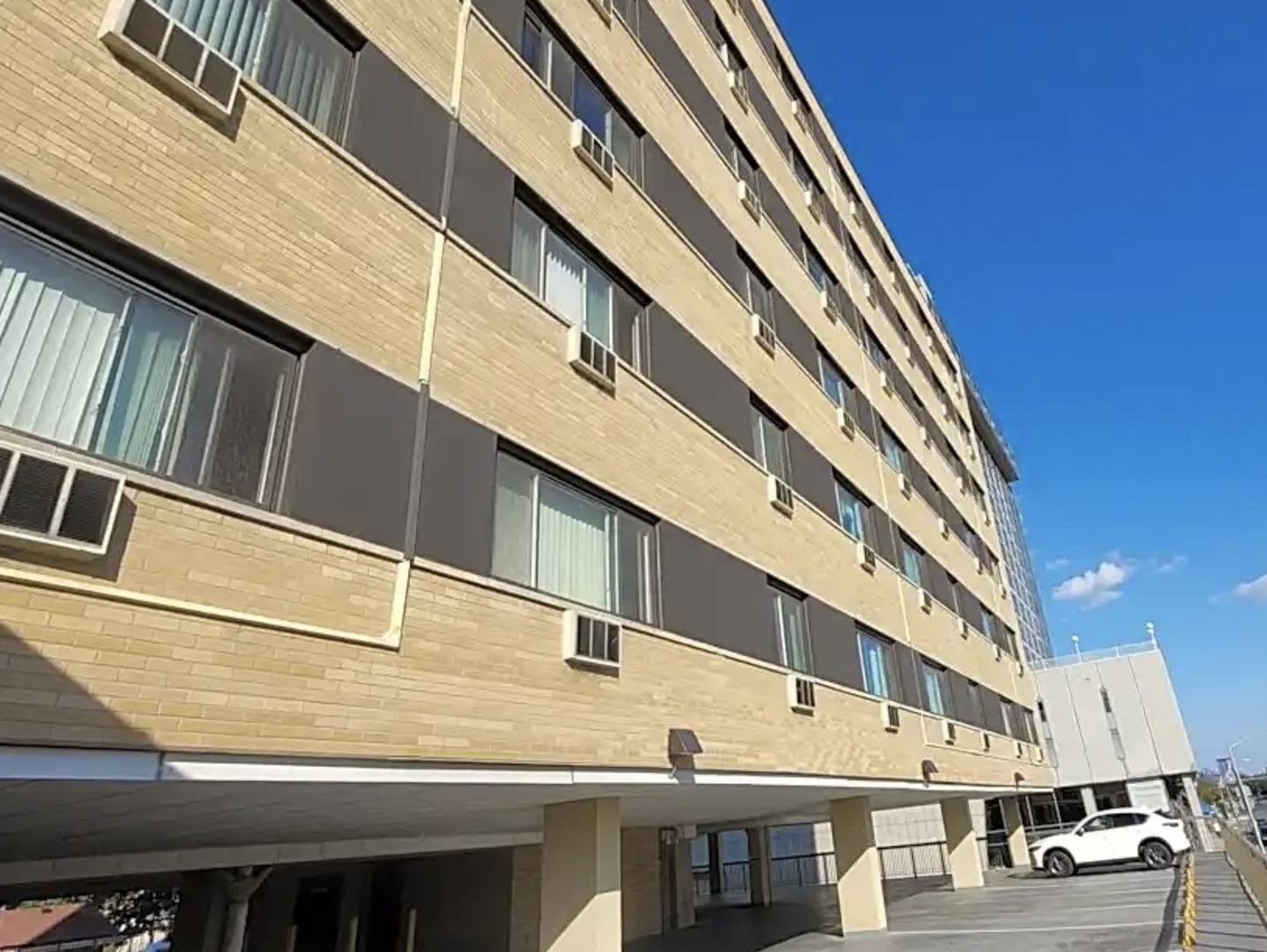7300 W North Avenue Unit: 3B