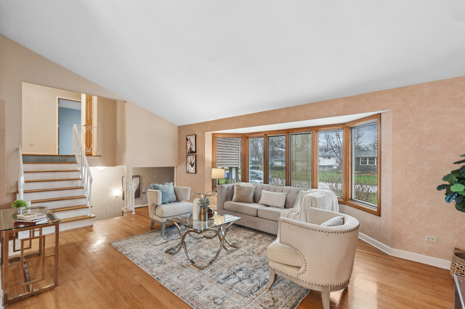 1305 E Mulberry Lane