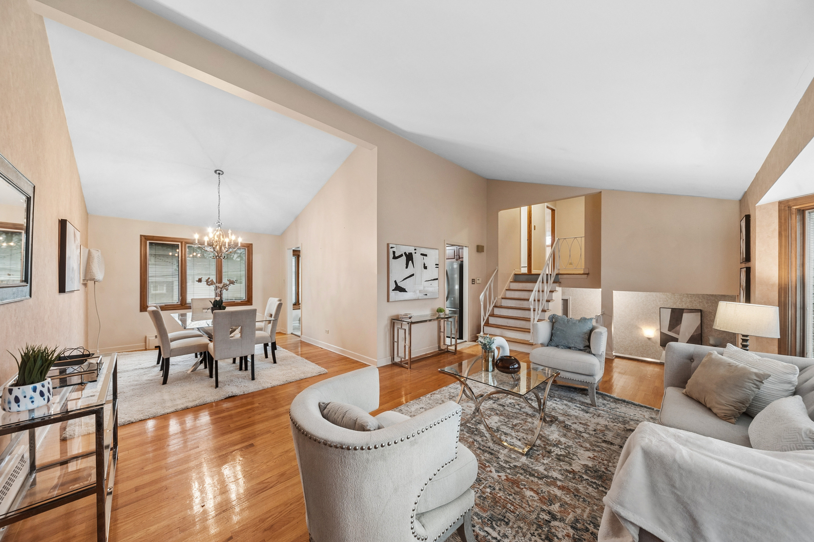 1305 E Mulberry Lane