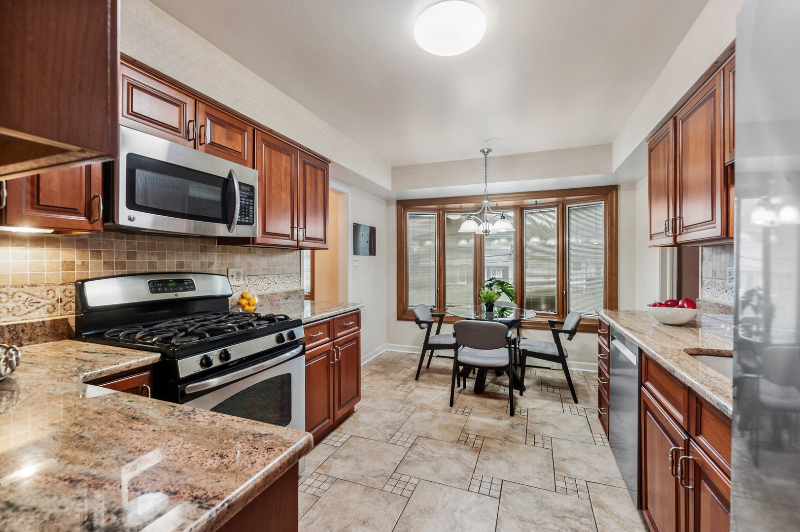 1305 E Mulberry Lane