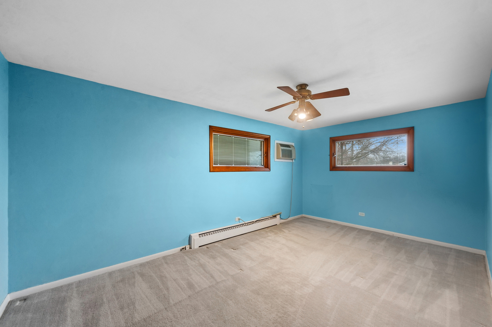 1305 E Mulberry Lane