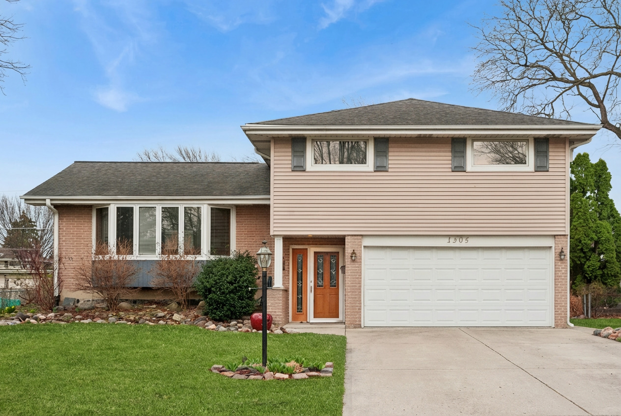 1305 E Mulberry Lane