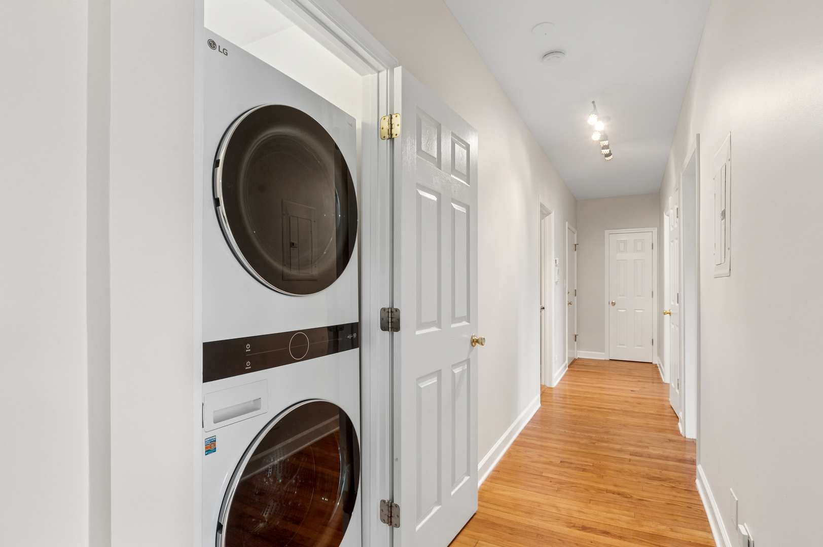 2002 W Estes Avenue Unit: 1
