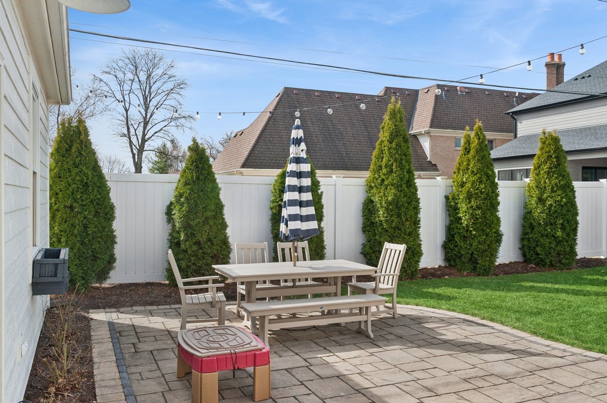240 W Saint Charles Road