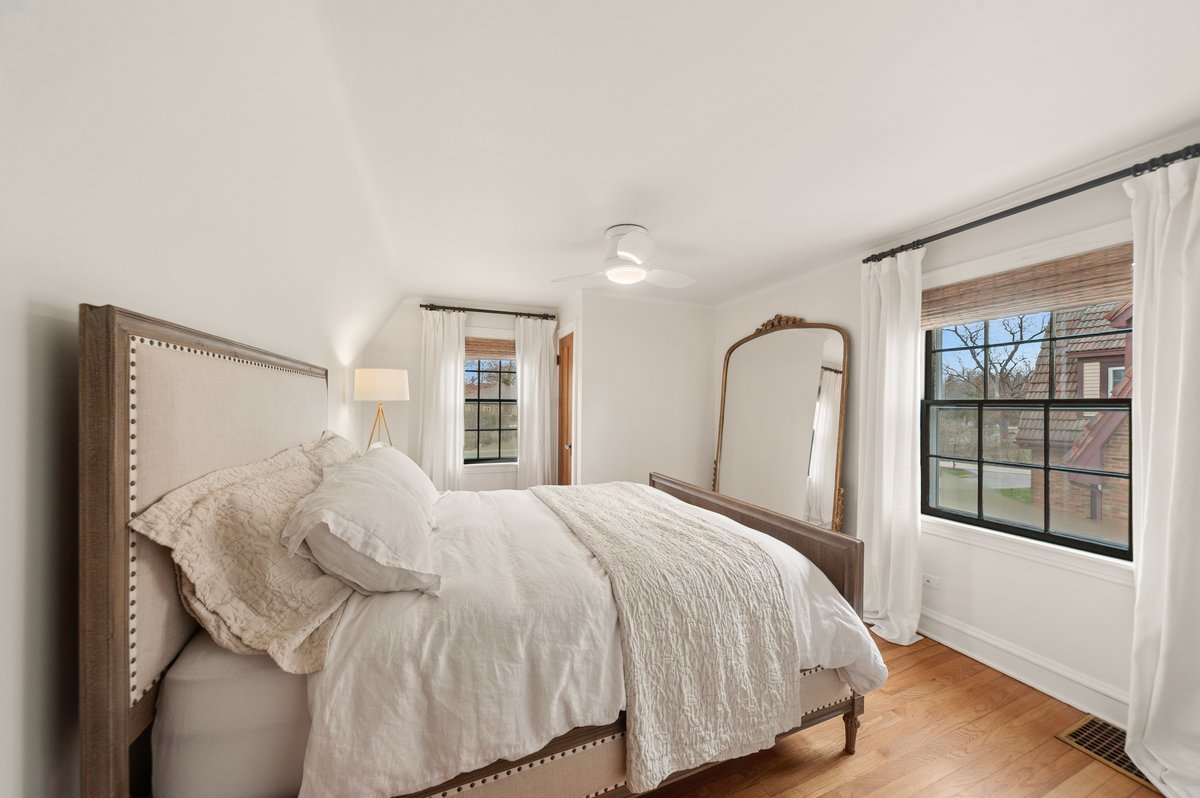 240 W Saint Charles Road