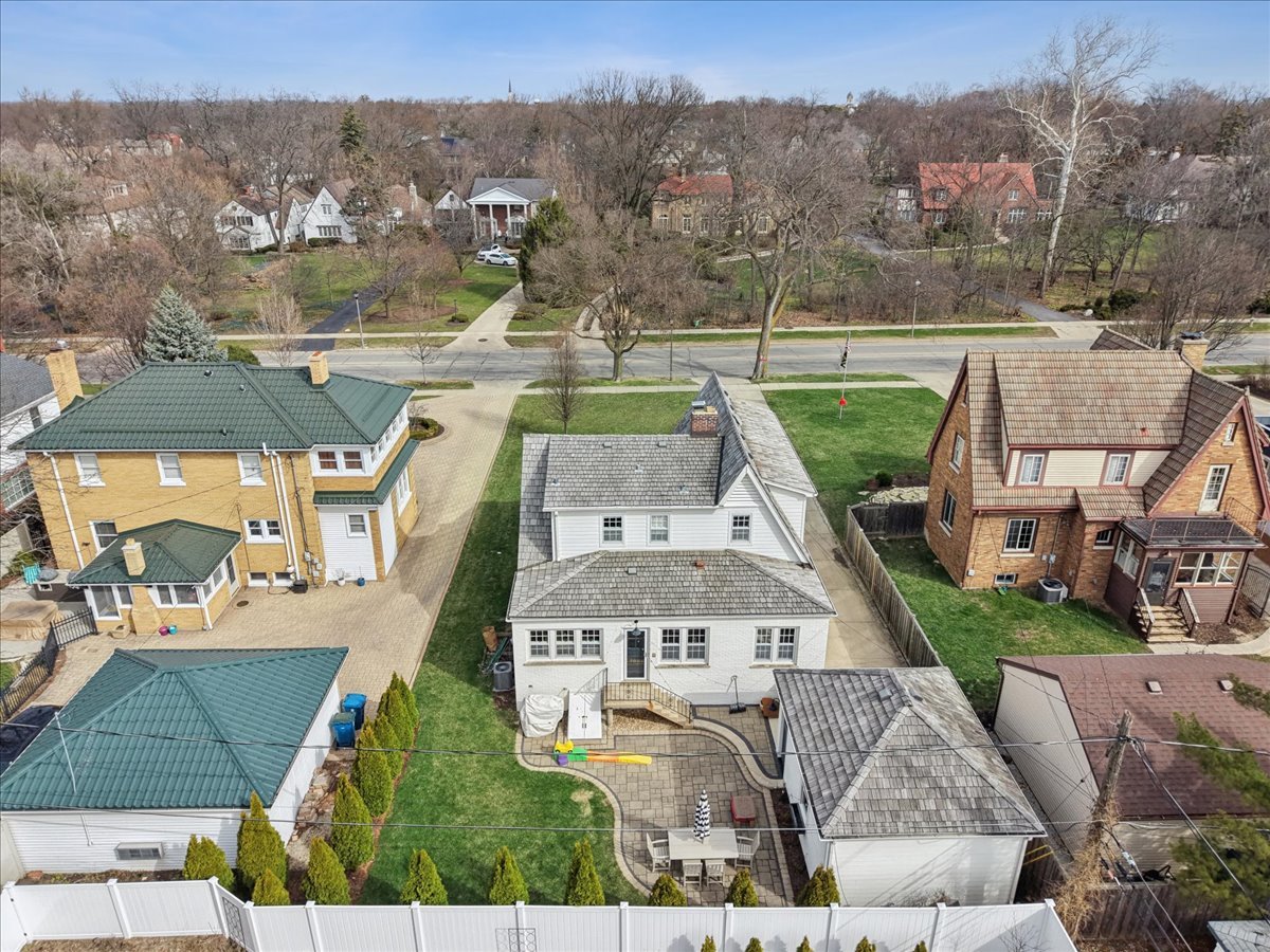 240 W Saint Charles Road
