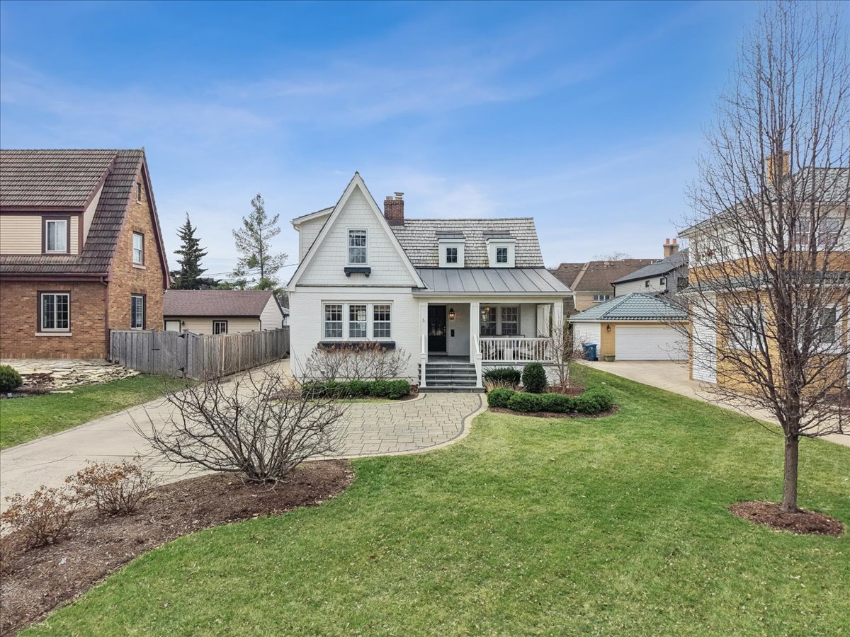 240 W Saint Charles Road