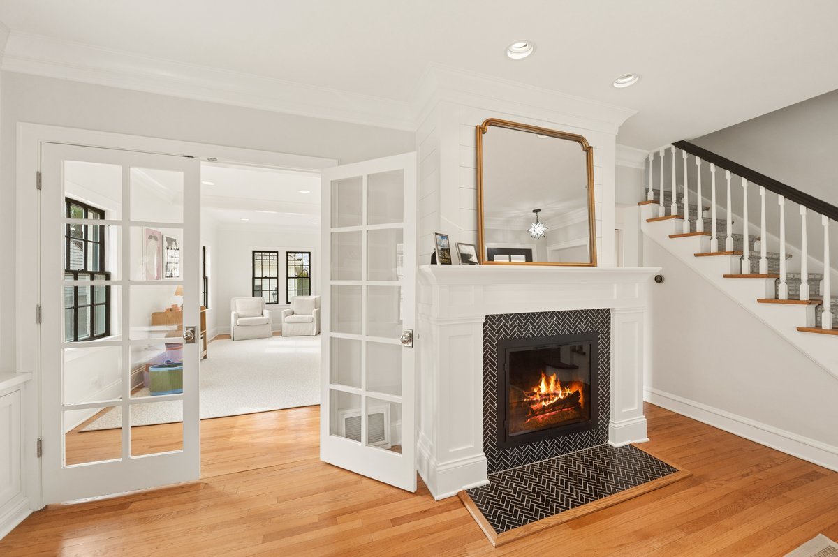 240 W Saint Charles Road