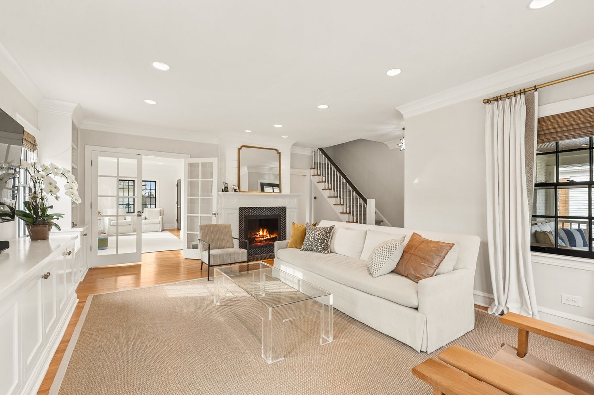 240 W Saint Charles Road