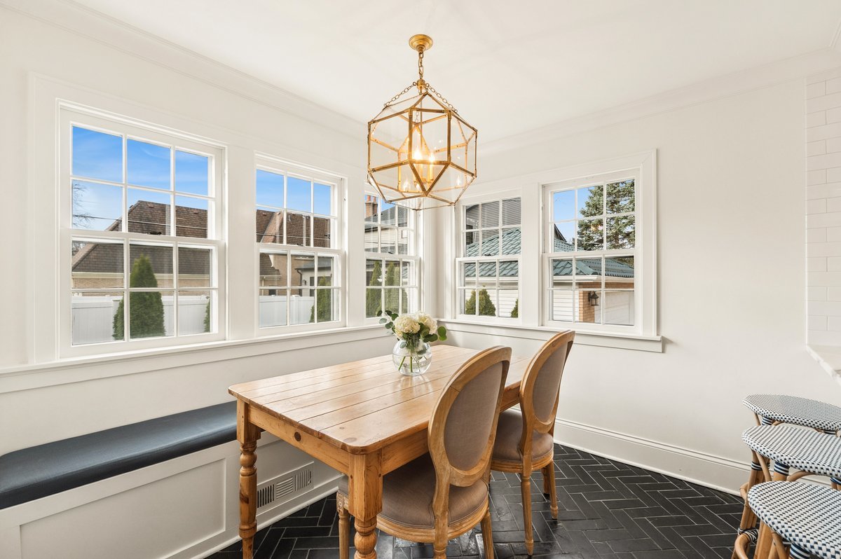 240 W Saint Charles Road