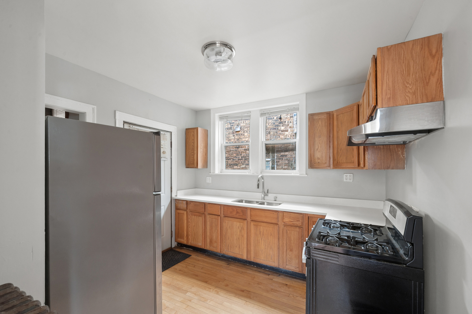 2440-42 W Ardmore Avenue