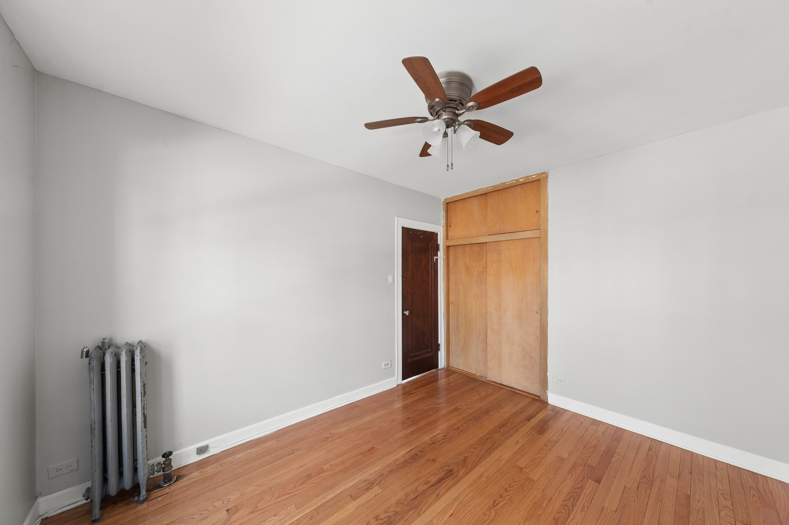 2440-42 W Ardmore Avenue