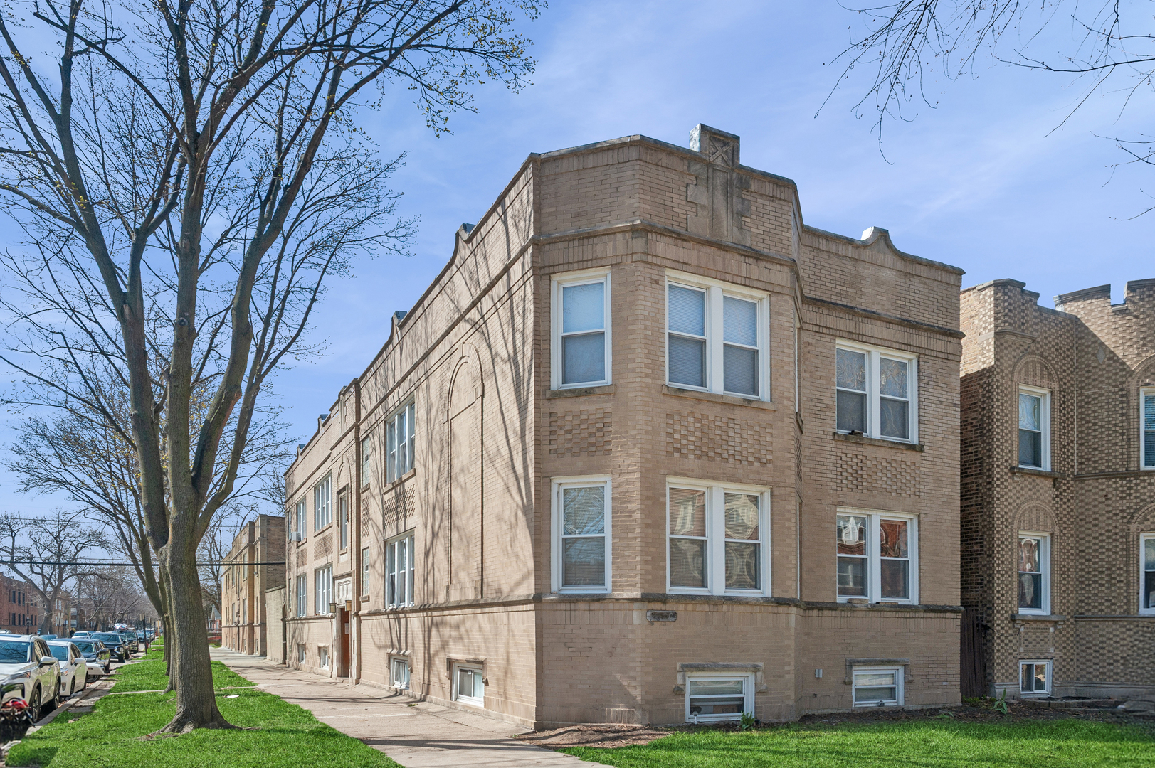 2440-42 W Ardmore Avenue