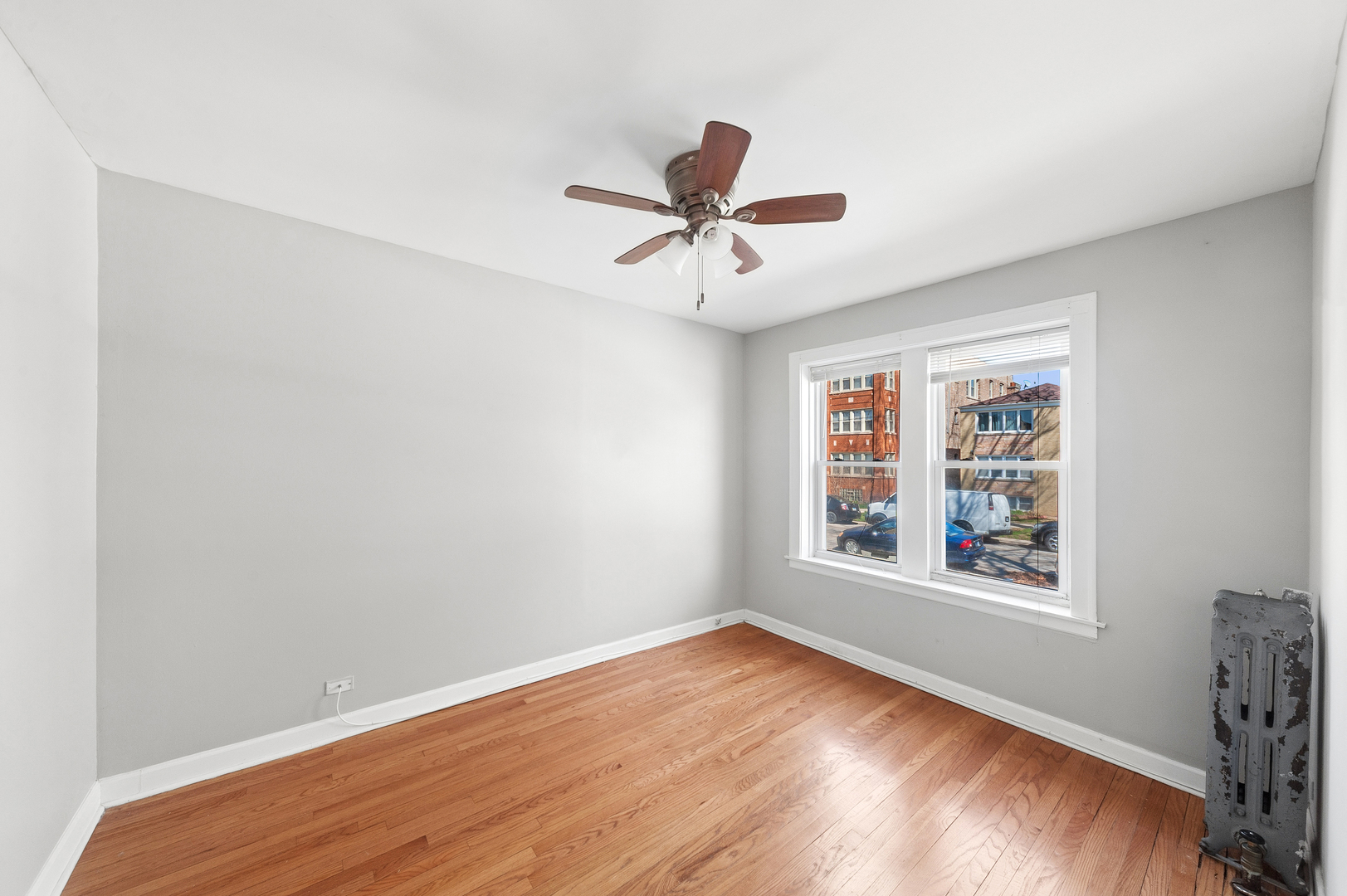 2440-42 W Ardmore Avenue