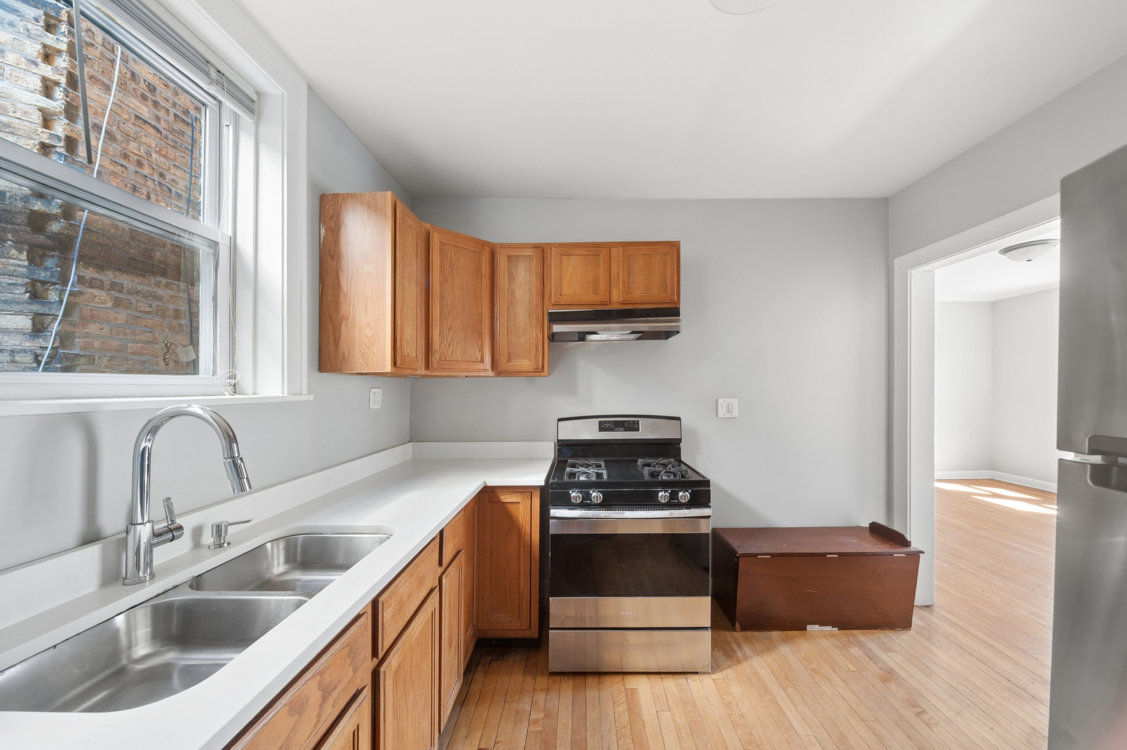 2440-42 W Ardmore Avenue