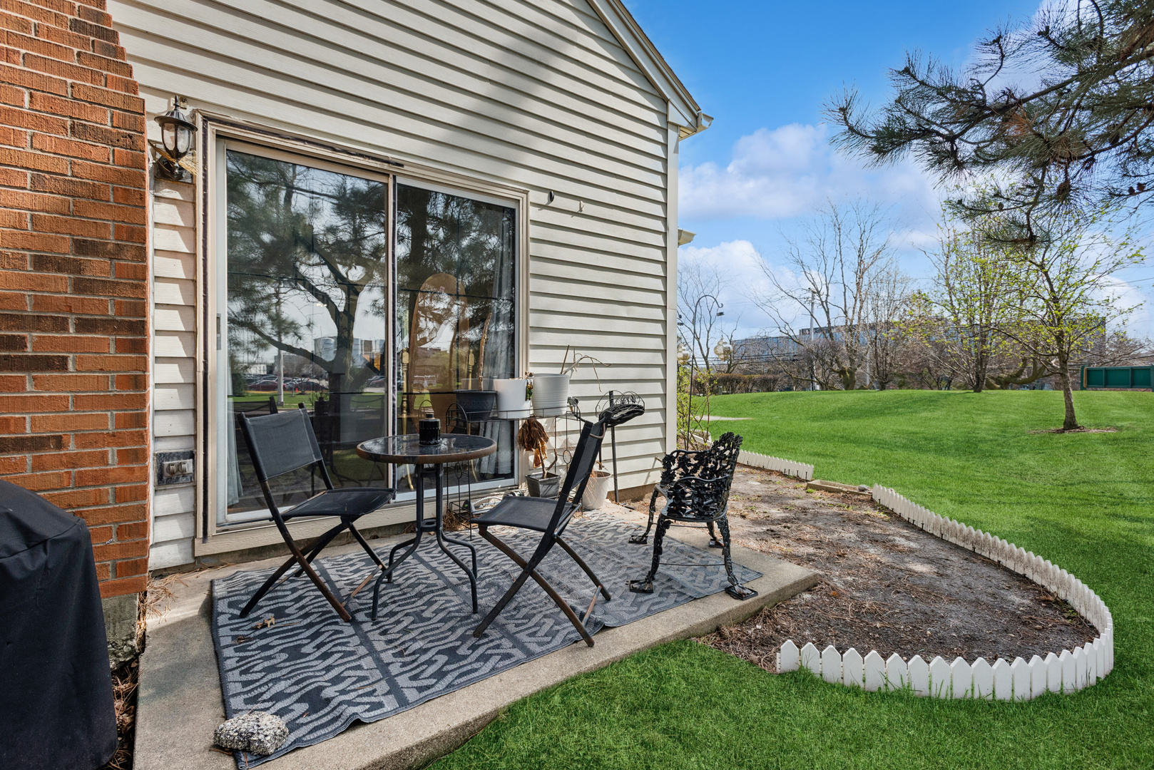 2555 College Hill Circle