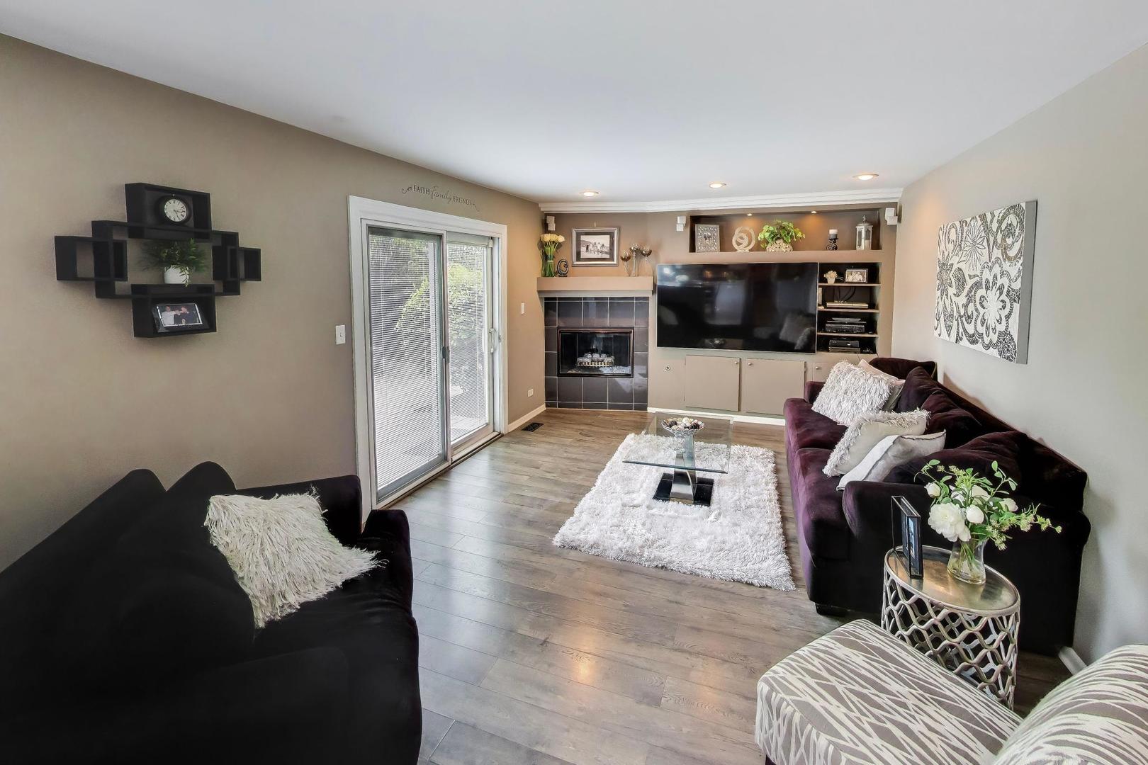 309 E Russet Way
